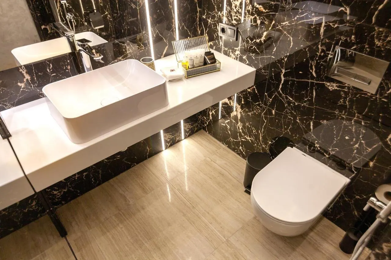 Aristo Jacuzzi Hotel Lviv