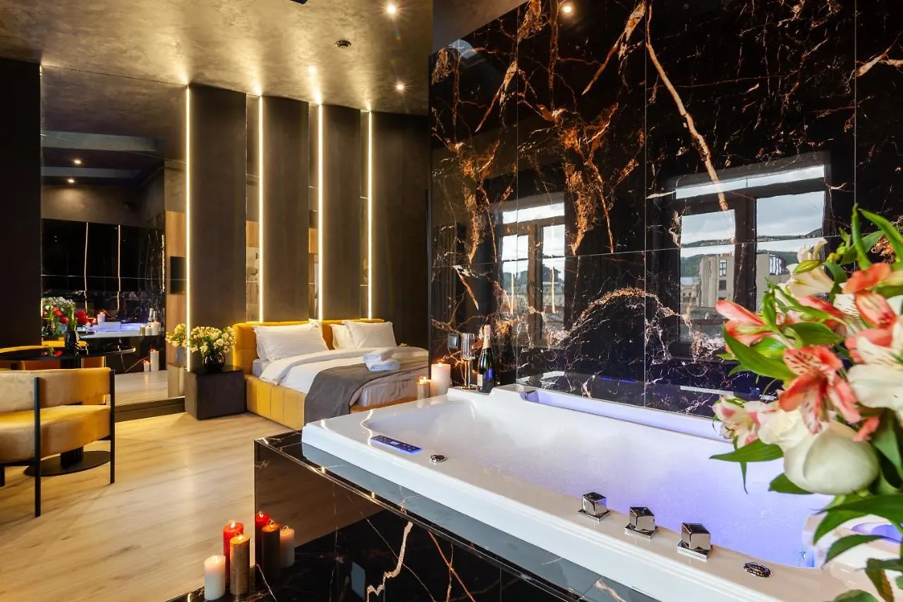 Aristo Jacuzzi Hotel Lviv