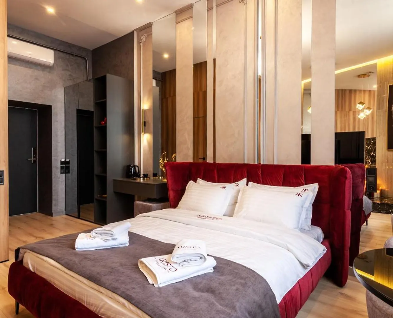 Aristo Jacuzzi Hotel Lviv Ukraine