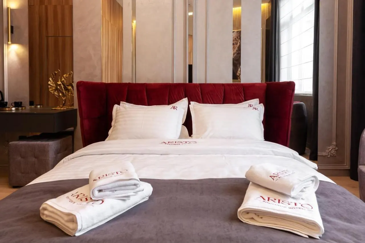 Aristo Jacuzzi Hotel Lviv 0*,